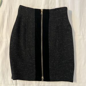Mondi Grey Tweed Skirt Size 36  Black Velvet Panel Gold Front Zipper Vintage